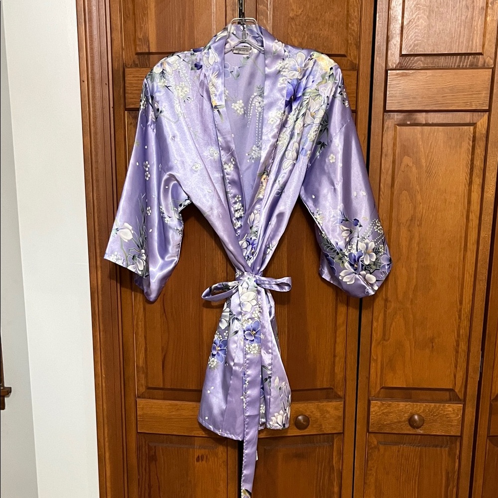 Elegant Floral Japanese Robe - Lavender